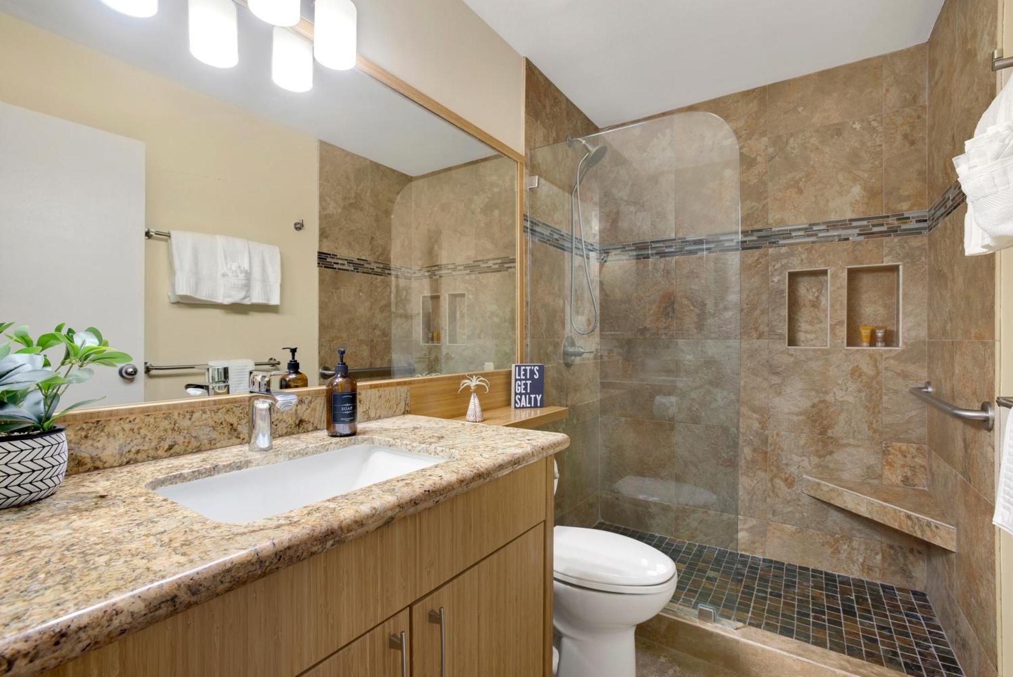 Beautiful 2Br 2Ba With Panoramic Ocean Views, Wifi, Free Parking! Kihei Exterior photo